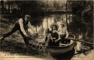 CPA PONT-de-BRIQUES Sur la riviere - Debarquants a Audisques (376113)