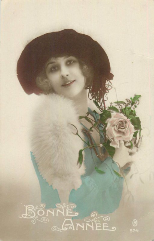 Glamour ladies head decoration early fashion postcard portrait hat bonne annee