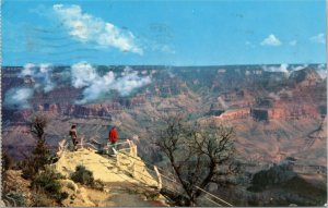 postcard Fred Harvey - Arizona - Grand Canyon National Park people on overlook