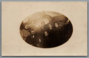 Postcard RPPC Des Moines IA c1908-1924 Group Photo Hodge Studio 221½ Locust St