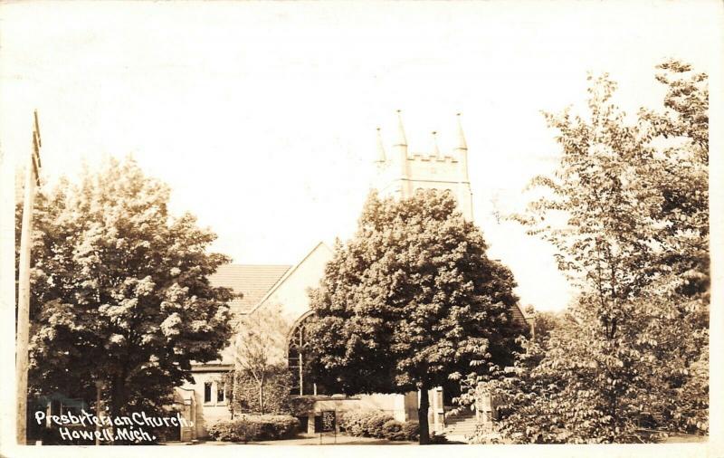 Howell Michigan~Bushy Tree Tries to Camouflage the Presbyterian Church~RPPC 1946 