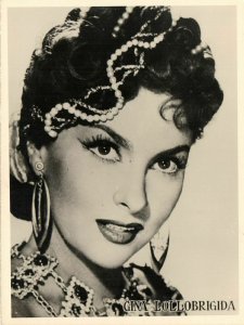 PC GINA LOLLOBRIGIDA, MOVIE STAR, Vintage REAL PHOTO Postcard (b28810)