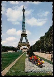 PARIS - LA TOUR EIFFEL