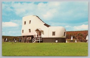 York Pennsylvania~The Shoe House~Gift Shop~Dutch Ice Cream~Vintage Postcard