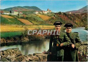 Postcard Modern Basque Country The Spanish customs officers on duty on the Bi...