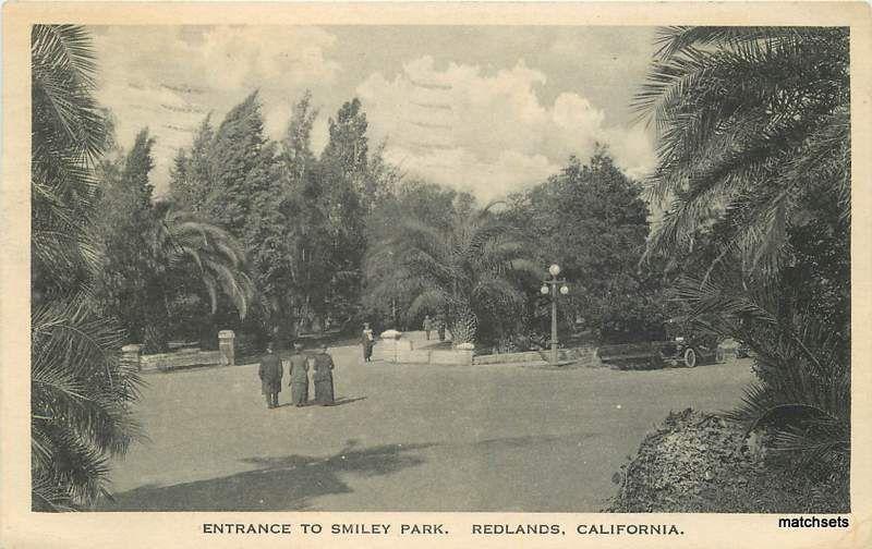 1924 Entrance to Smiley Park REDLANDS, CALIFORNIA 16180 POSTCARD