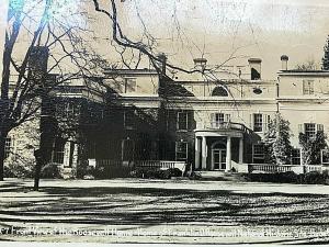 Postcard RPPC Front View of Home  of Franklin D. Roosevelt in Hyde Park, NY T9