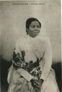 PC MADAGASCAR, FEMME HOVA, Vintage Postcard (b37963)