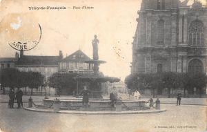 B104691 France Vitry le Francois Place d'Armes Statue Fountain