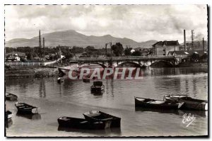 Modern Postcard Saint Jean de Luz (Pyrenees Basses) The Harbor Bridge and Cib...