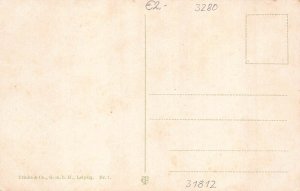 Germany Bad Pyrmont Helenenquelle benches vintage postcard