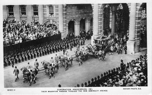 Lot250 coronation procession queen passing admirality arches london royalty uk