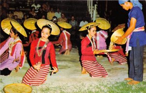 US78 Asia Thailand Chiengmai dancers rice husks classical dance folklore costume