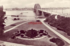 THE NETHERLANDS. WAALBRUG EN WAPEN VAN NIJMEGEN IN BLOEMENMOZAIEK. RPPC