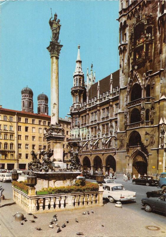 GG11427 Muenchen Marinesaeule und Rathaus Town hall Auto Vintage Cars