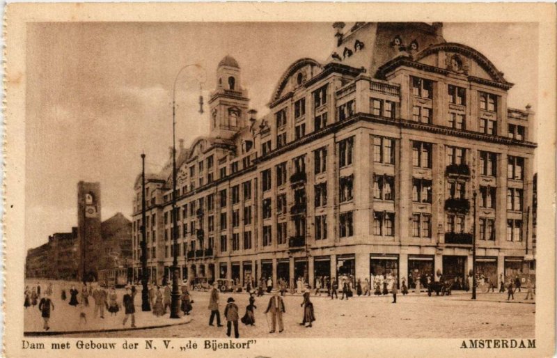 CPA AK AMSTERDAM Dam met Gebouw der N.V. de Bijenkorf NETHERLANDS (624429)