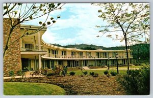 The Country Squire Motel, Eugene Oregon, Vintage Chrome Postcard