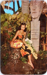 Postcard Hawaii - Hawaian beauty with basket of flowers