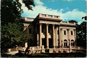 CONTINENTAL SIZE POSTCARD MARBLE HOUSE HISTORIC VANDERBILT HOME NEWPORT R.I.