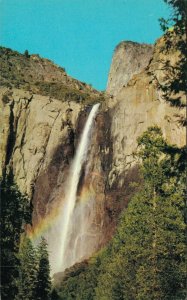 USA California Yosemite National Park Bridal Veil Fall Vintage Postcard 07.60