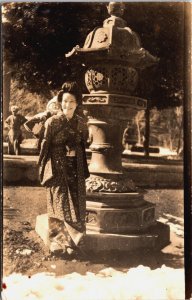 Japan Beautiful Geisha Vintage RPPC  C113