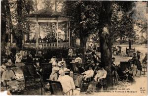 CPA NÉRIS-les-BAINS - L'heure de la Promenade le Kiosque a Musique (267605)