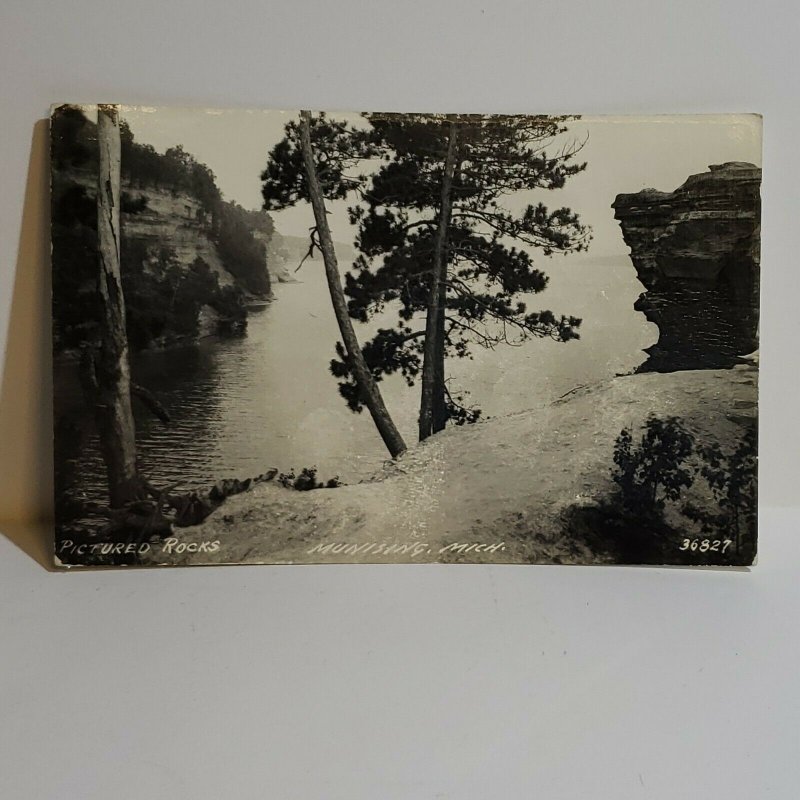 Vintage Postcard Pictured Rocks Munising Michigan black and white unposted