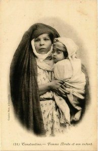 CPA AK Femme Arabe et son enfant ALGERIE (831885)