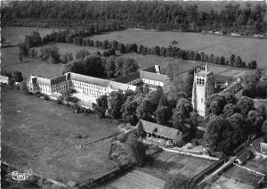 BR20840 Bec hellouin l abbaye France