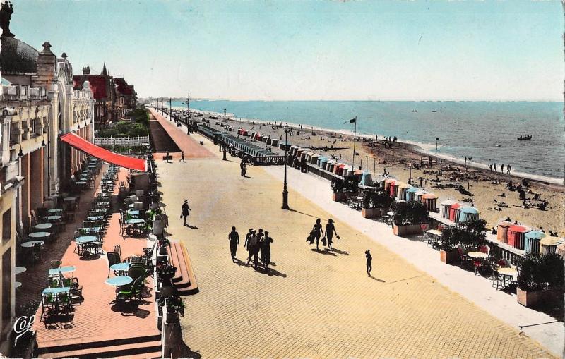 BR49527 Cabourg la terrasse des anglais vers l ouest      France