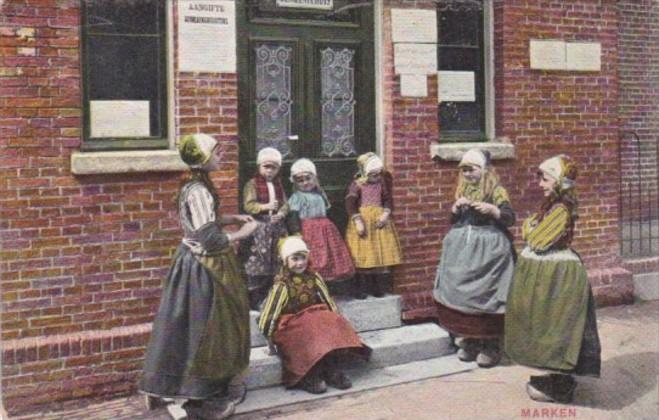 Netherlands Marken Young Girls In Traditional Dress