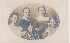 US    PC1584 RPPC - PORTRAIT OF FAMILY EARLY 1900'S