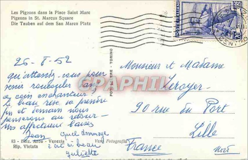 Modern Postcard Venezia pigeons in St. Mark's Square