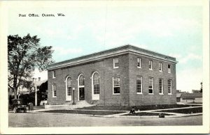 Postcard WIS Oconto Post Office - Publ. E.C. Kropp, No. M-279 - Old Car 1920s A7