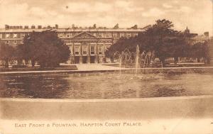 uk19375 east front and fountain hampton court palace london real photo uk