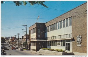 RIVIERE-DU-LOUP , Quebec , Canada , 50-60s ; L'edifice federal et la rue Lafo...