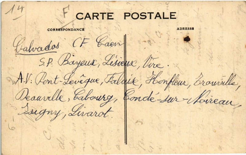 CPA DEAUVILLE Pendant la Course (1258353)