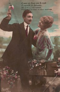 Vintage Postcard Lovers Couple Flowers Sweet Gesture Moments Romance Dating