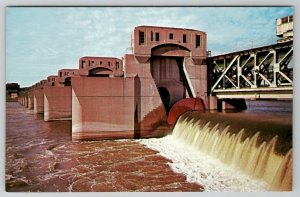 Mississippi Dam no. 15 between Davenport Iowa and Rock Island IL Postcard D30