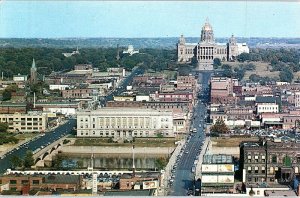 Postcard TOWER SCENE Des Moines Iowa IA AJ4294