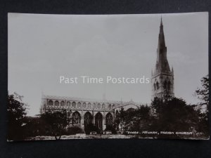 Nottinghamshire NEWARK PARISH CHURCH - Old RP Postcard by Frith 24664