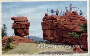 Balanced Rock and Steamboat Rock Garden of the Gods  - Colorado Springs s, Co...