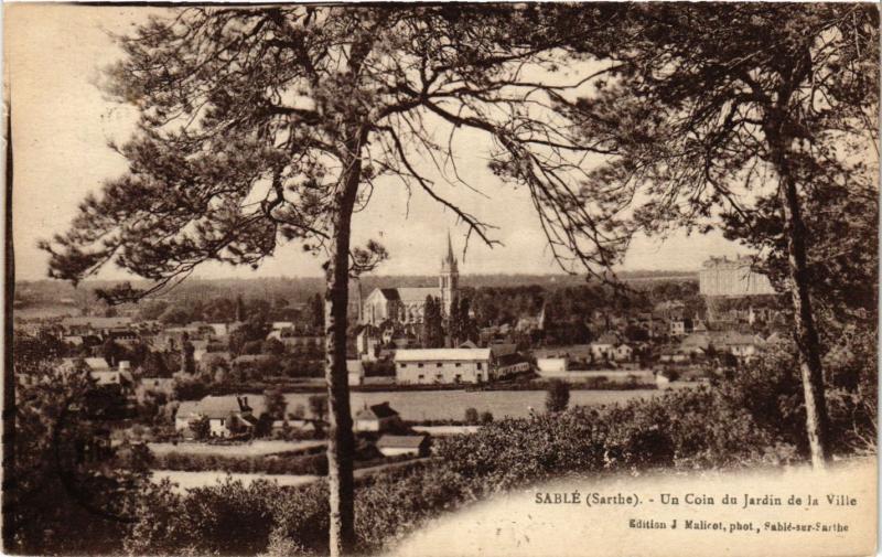 CPA SABLE - Un Coin du Jardin de la Ville (391025)