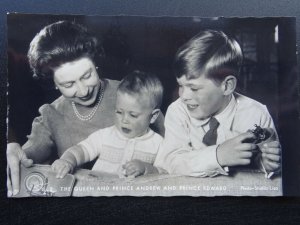 British Royalty H.R.H. THE QUEEN WITH PRINCE ANDREW & EDWARD c1960s RP Postcard