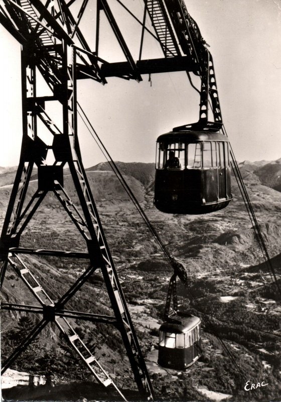 VINTAGE CONTINENTAL SIZE POSTCARD CABLE CAR TO SKI PEAKS AT AX-LES-THERMES RPPC