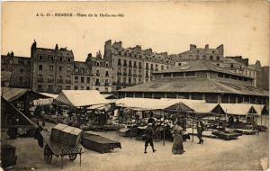 CPA RENNES - Place de la Halle-au-Blé (226923)