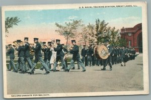 GREAT LAKES IL US NAVAL TRAINING STATION ANTIQUE POSTCARD SAILORS ENROUTE