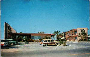 Holiday Shores Apt. Motel St. Petersburg FL Postcard PC419