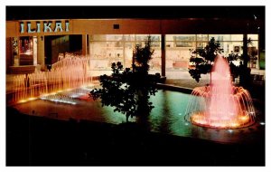 Postcard FOUNTAIN SCENE Honolulu - Waikiki Hawaii HI AS5400