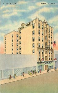 Miami Florida Ritz Hotel linen Teich roadside 1951 Postcard 21-10298